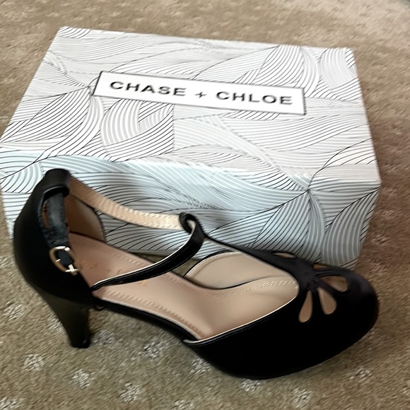 Here is a beautiful set of shoes. Worn once . And only for  a hour . No scuffs . - Picture 1 of 3